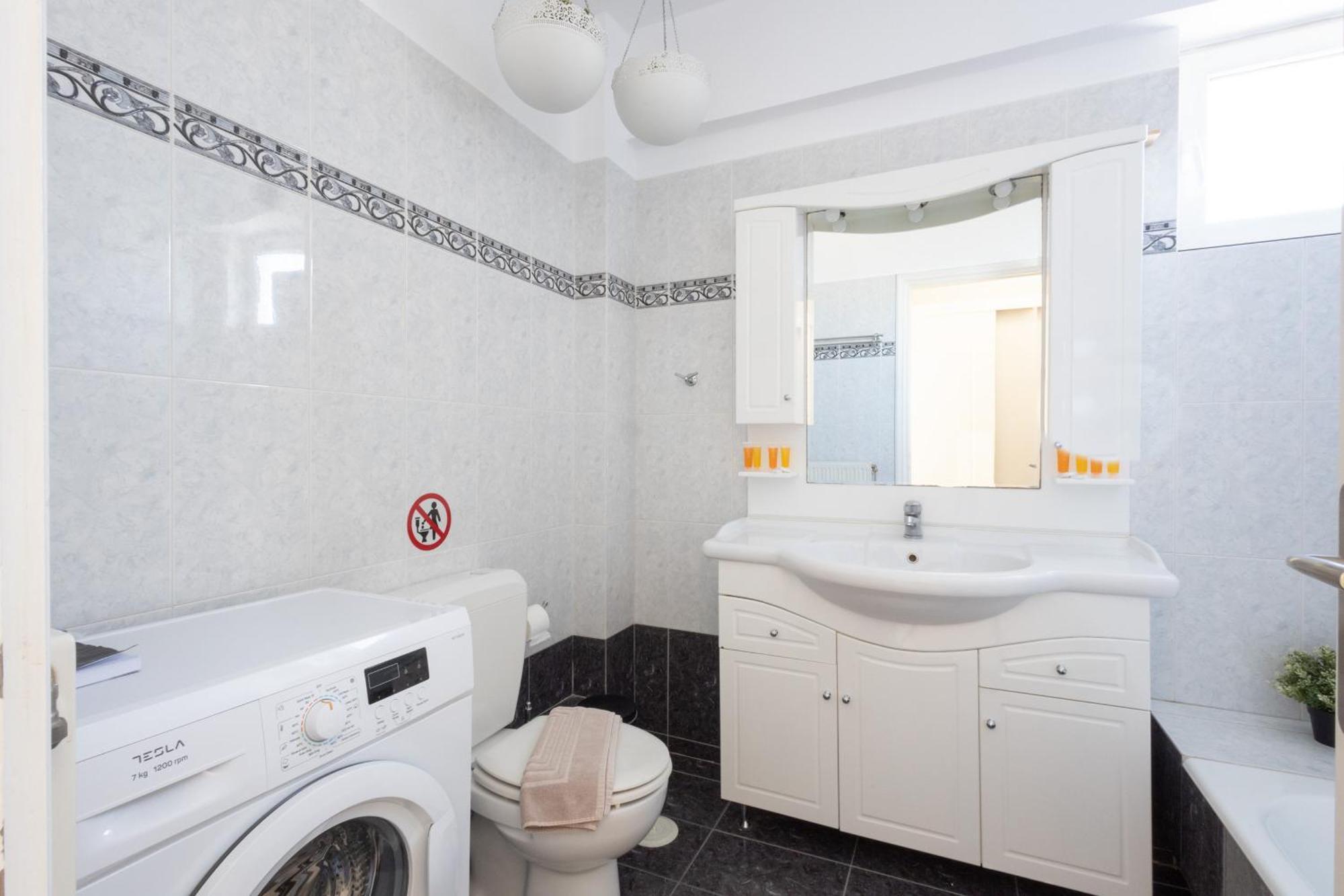 Renovated 3 Bedroom Apt With Acropolis View Athènes Extérieur photo